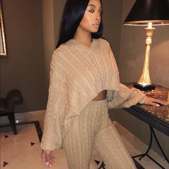 Crop Knit Sweater Set - Picture 3 of 6